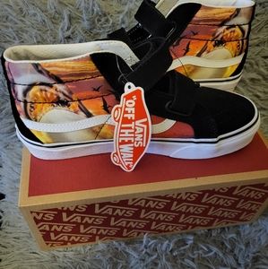 Boys Shark Mid high vans